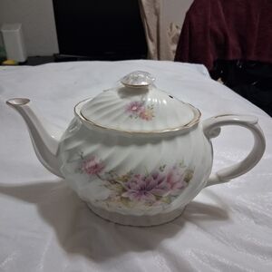 Elegant Floral Teapot with Pink Accents